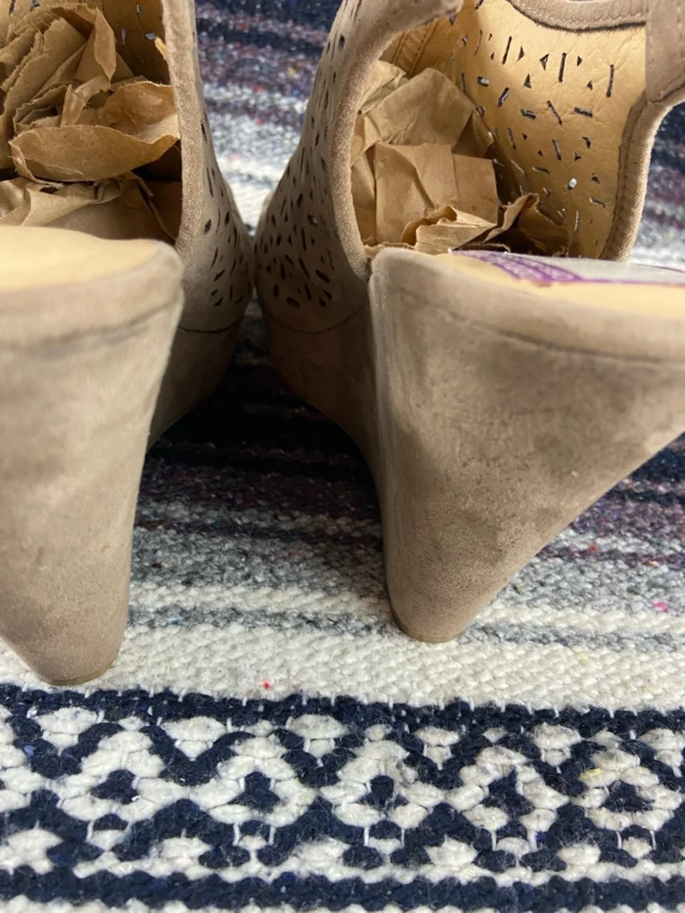 Chinese Laundry Taupe Platform Perforated Peep Toe Wedge Sandals High Heels 11